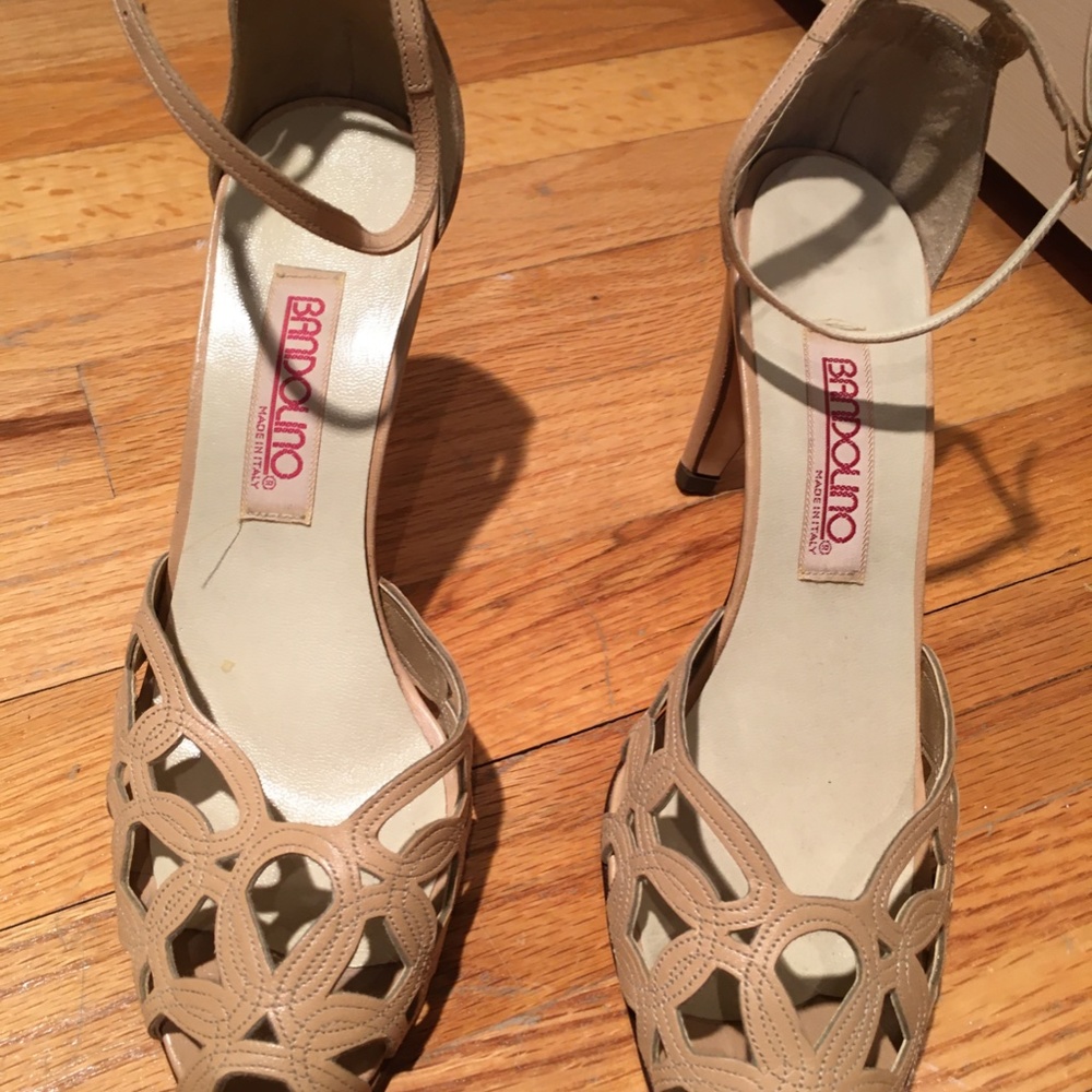 shoes - Picture 3 of 3